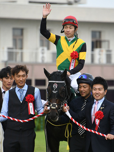 菊花賞】武豊騎手は5回目の勝利、ディープ産駒はGI・50勝目 | 競馬