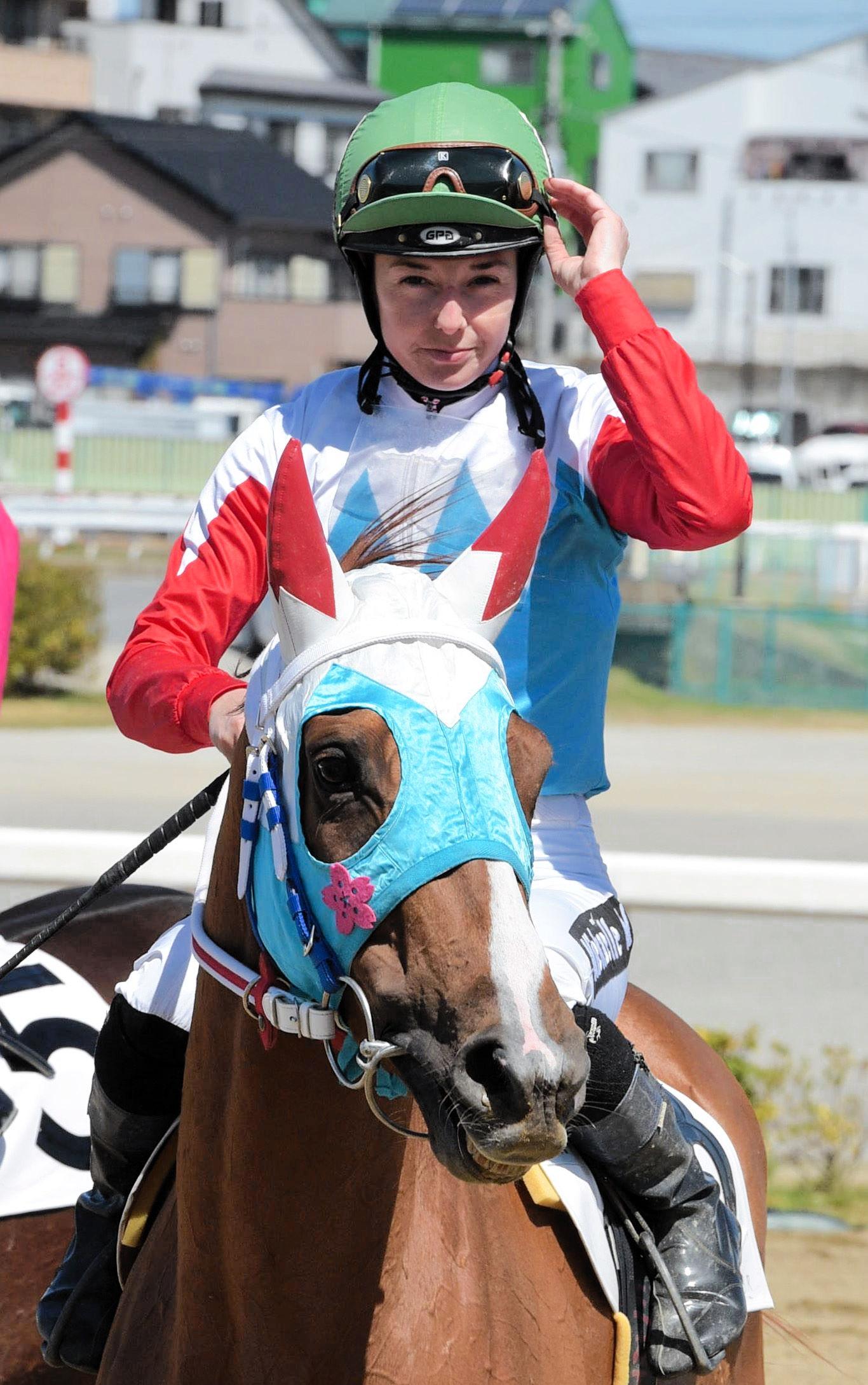 地方競馬】ピカチュウも登場 コスプレメンコにかけた思い | 競馬