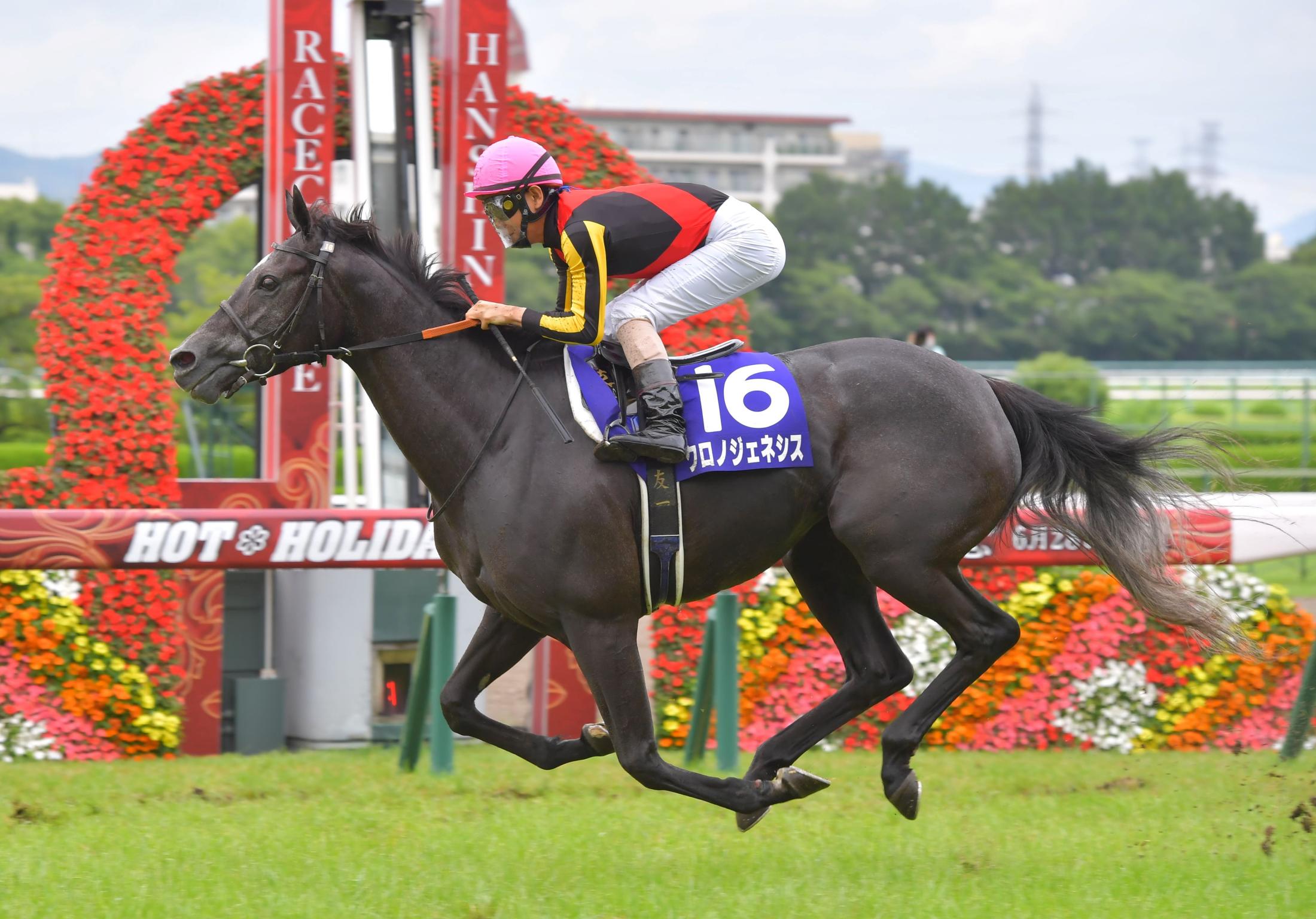 宝塚記念】２番人気クロノジェネシスが６馬身差の圧勝でＧ１・２勝目