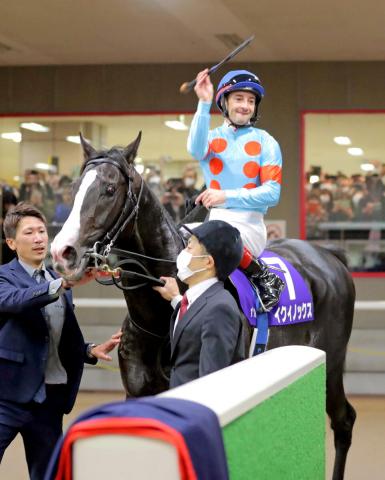 天皇賞・秋】イクイノックス連続2着雪辱のG1初制覇 木村師「やっと期待に応えられた。次は何とか年内を」 | 競馬ニュース - netkeiba