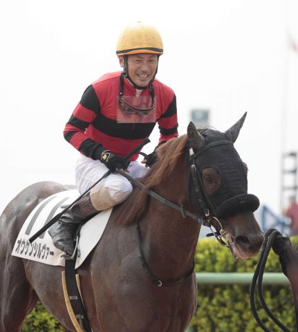 前日引退発表の勝浦正樹騎手が中山2Rで勝利! スタンドからは拍手